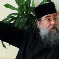 Απίστευτο: Μητροπολίτης παίζει σε βίντεο κλιπ των Vegas! Δείτε το βίντεο