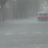 Βίντεο: Άλλη μια μέρα με δυνατή καταιγίδα στην Κοζάνη – Προβλήματα από τη μεγάλη ποσότητα νερού