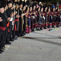 Τα χορευτικά του «Αριστοτέλη» Κοζάνης και των Φιλοξενούμενων Συλλόγων της Αποκριάς από Σιάτιστα, Γρεβενά και Θεσσαλονίκη – Δείτε βίντεο και φωτογραφίες