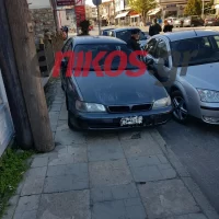 Κοζάνη: Πάρκαρε στο πεζοδρόμιο και διαμαρτυρήθηκε επειδή τον… έκλεισαν!