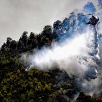 Φωτιά σε εξέλιξη στα Πιέρια Όρη – Ισχυρές πυροσβεστικές δυνάμεις και εναέρια μέσα στο σημείο