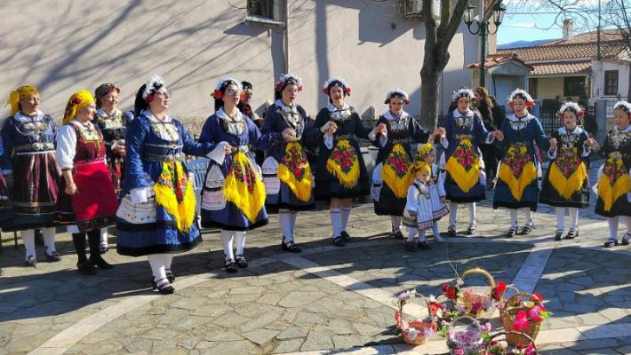 Οι Λαζαρίνες καλωσορίζουν την Άνοιξη – Δείτε φωτογραφίες & βίντεο από τις Λαζαρίνες της Αγίας Παρασκευής Κοζάνης