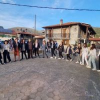 Δήμος Βοΐου: Πραγματοποιήθηκε το έθιμο του καψίματος της Ρόκας στο Μικρόκαστρο- Δείτε φωτογραφίες